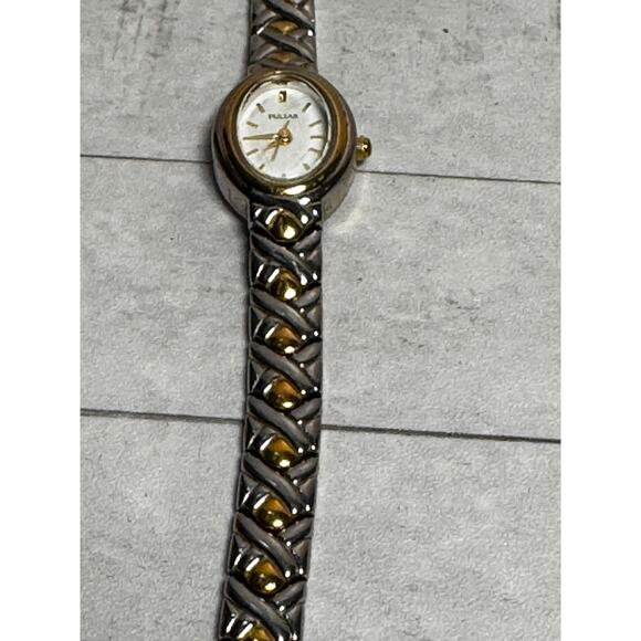 Pulsar Women V811-X043 White Dial Two-Tone Band 17mm Oval Quartz Watch - Picture 2 of 7